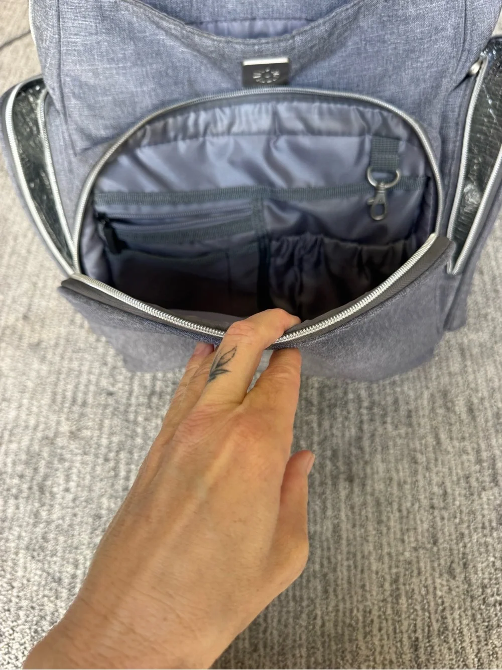 Ergobaby comfortable grey
